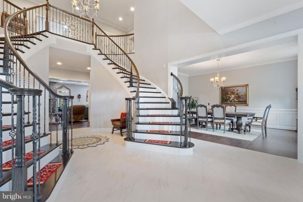 Chandelier, Dining room, Interior, Marble, Recessed Lighting, Wood Texture Flooring