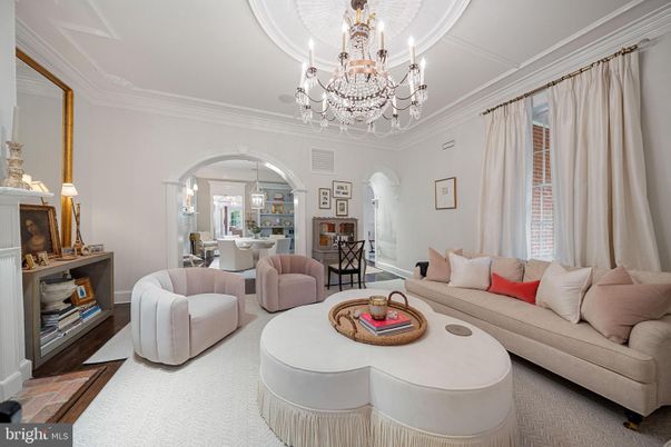 Chandelier, Dining room, Interior, Living room