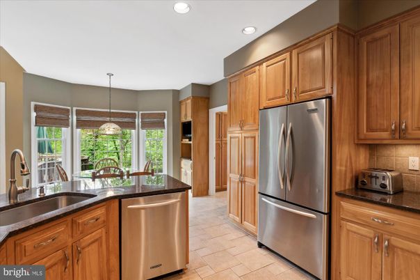 Dining room, Interior, Kitchen, Pendant Lights, Recessed Lighting, Stainless Steel Appliances