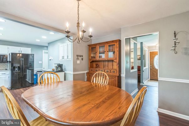 Chandelier, Dining room, Interior, Kitchen, Recessed Lighting, Wood Texture Flooring