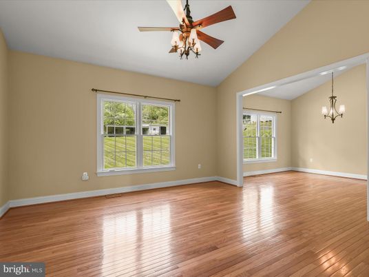 Empty room, Interior, Pendant Lights, Wood Texture Flooring