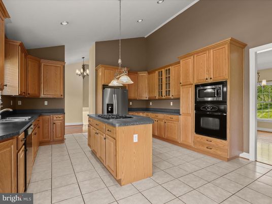 Chandelier, Interior, Kitchen, Pendant Lights, Recessed Lighting