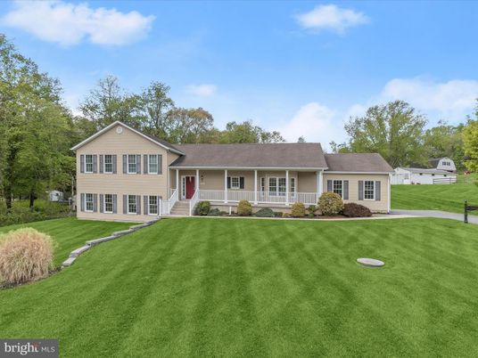 Backyard, Exterior, Facade, Farmhouse
