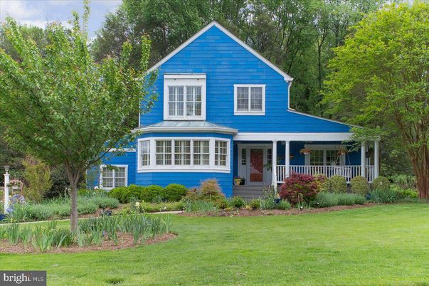 Exterior, Facade, Queen Anne Victorian