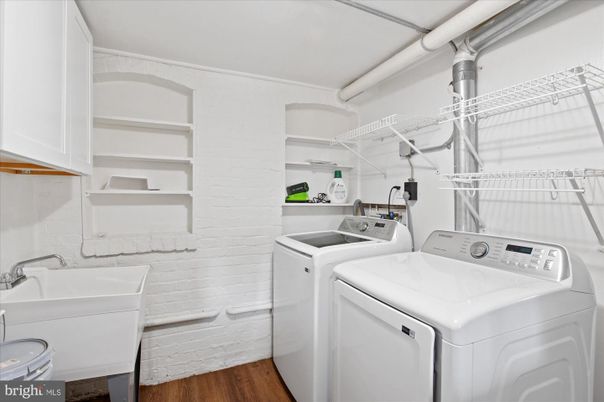 Interior, Washer, Wood Texture Flooring