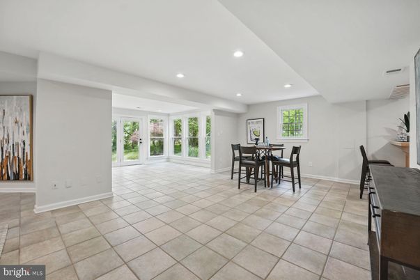 Dining room, Interior, Recessed Lighting