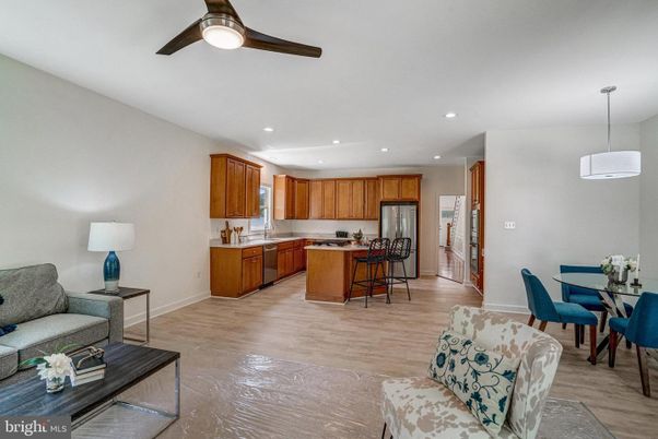 Dining room, Interior, Kitchen, Pendant Lights, Recessed Lighting, Wood Texture Flooring