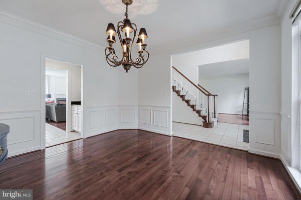 Chandelier, Empty room, Interior, Wood Texture Flooring