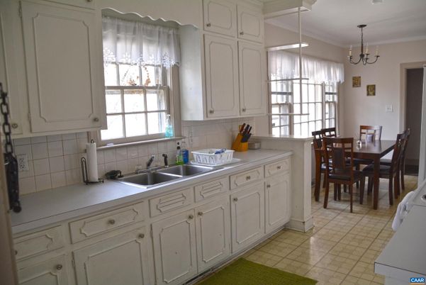 Chandelier, Dining room, Interior, Kitchen