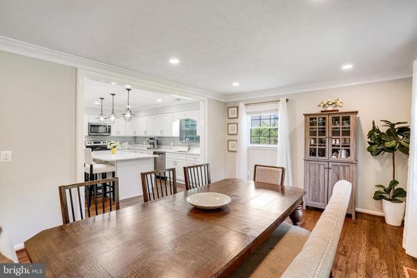 Dining room, Interior, Kitchen, Pendant Lights, Recessed Lighting, Stainless Steel Appliances, Wood Texture Flooring