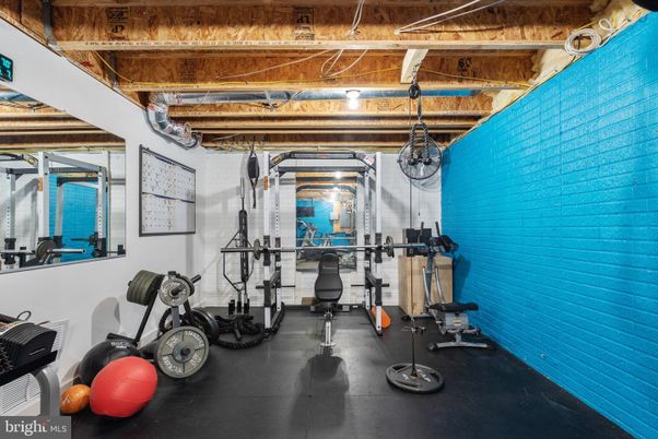 Fitness Equipment, Interior, Wooden Beams