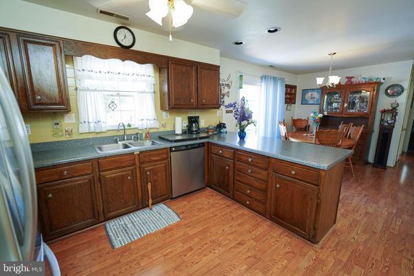 Chandelier, Dining room, Interior, Kitchen, Recessed Lighting, Wood Texture Flooring