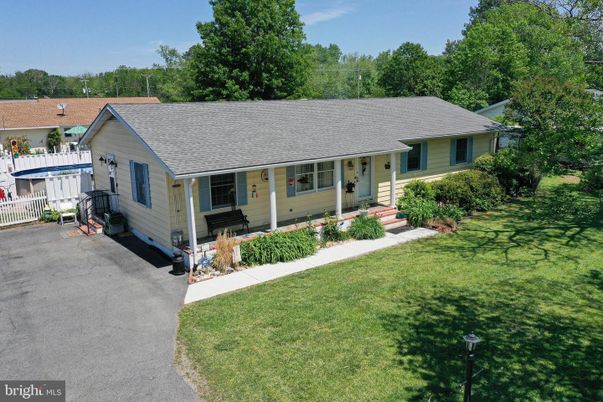 Backyard, Exterior, Facade, Ranch