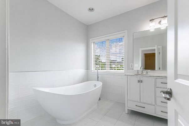 Bathroom, Free Standing Baths, Interior, Recessed Lighting