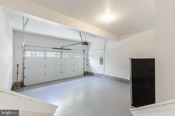 Garage, Interior