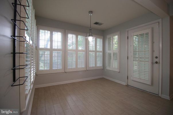 Empty room, Interior, Pendant Lights, Wood Texture Flooring