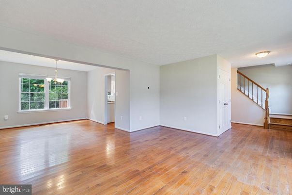 Empty room, Interior, Pendant Lights, Wood Texture Flooring