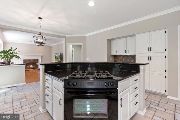 Fireplace, Interior, Kitchen, Pendant Lights, Recessed Lighting