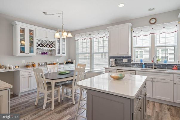 Dining room, Interior, Kitchen, Pendant Lights, Recessed Lighting, Wood Texture Flooring
