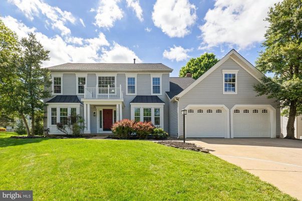 Attached, Exterior, Facade, Farmhouse