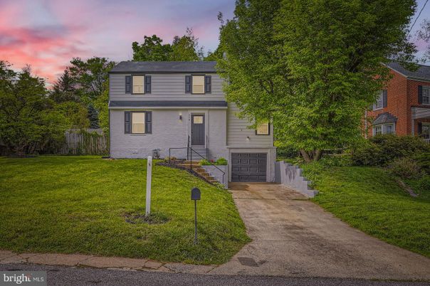 Attached, Exterior, Facade, Raised Ranch