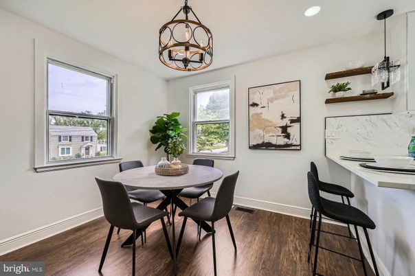 Chandelier, Dining room, Interior, Pendant Lights, Recessed Lighting, Wood Texture Flooring