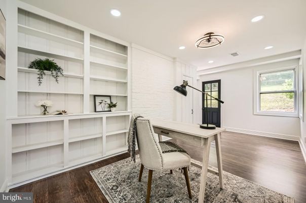 Home Office, Interior, Recessed Lighting, Wood Texture Flooring
