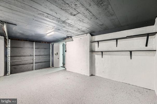 Garage, Interior