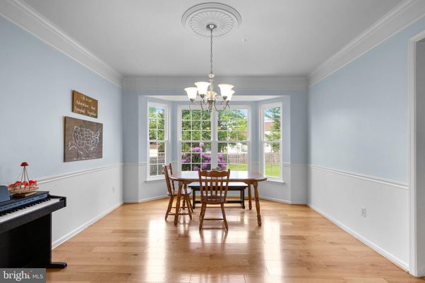 Chandelier, Dining room, Interior, Piano, Wood Texture Flooring