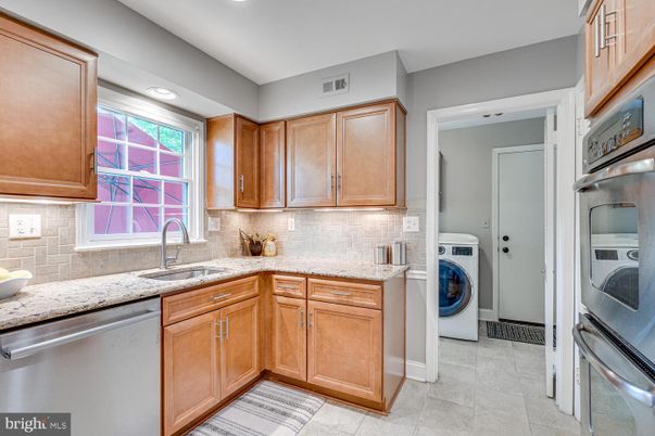 Interior, Kitchen, Recessed Lighting, Washer