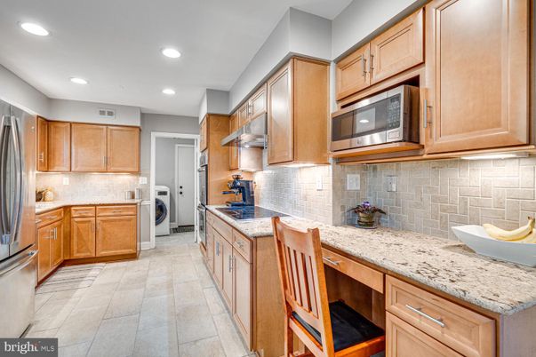 Interior, Kitchen, Recessed Lighting, Washer