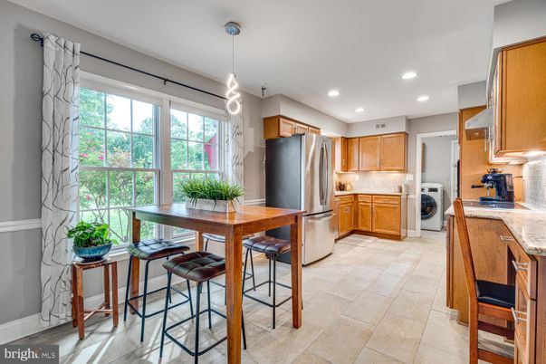 Dining room, Interior, Kitchen, Pendant Lights, Recessed Lighting, Washer