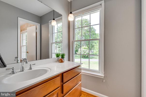 Bathroom, Interior, Pendant Lights, Wood Texture Flooring