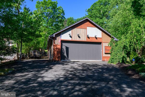 Detached Garage, Exterior