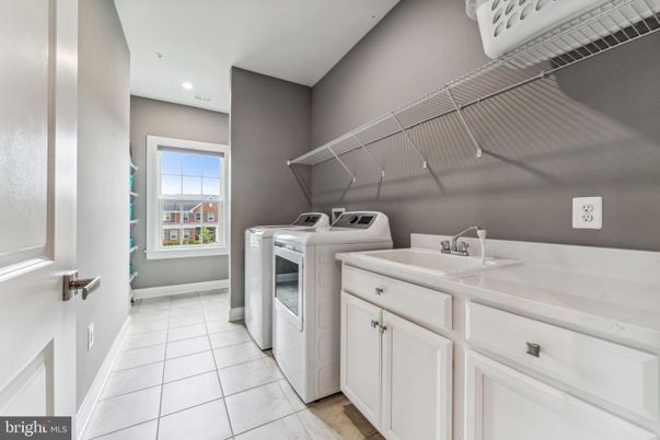 Interior, Recessed Lighting, Washer