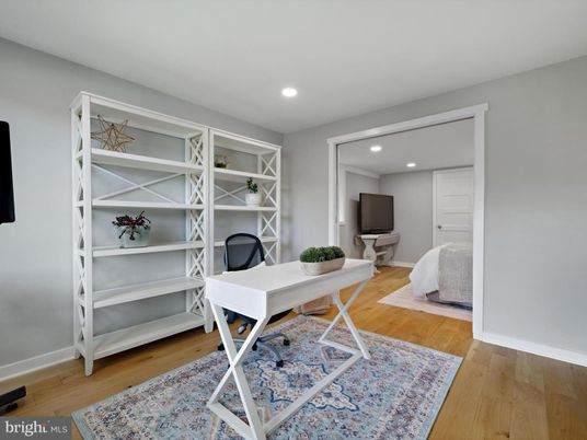 Home Office, Interior, Recessed Lighting, Wood Texture Flooring