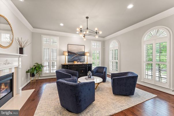 Fireplace, Interior, Living room, Pendant Lights, Recessed Lighting, Wood Texture Flooring