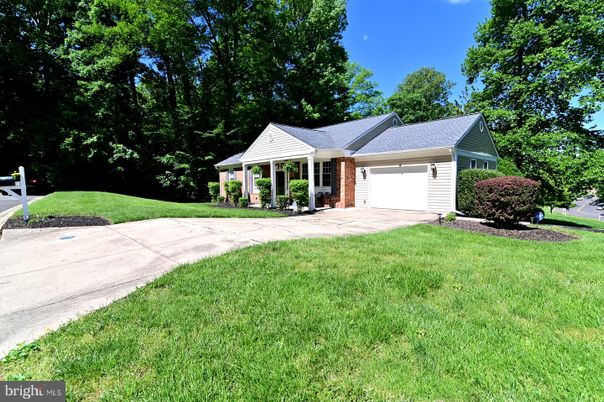 Attached, Backyard, Exterior, Facade, Brick Facade, Ranch
