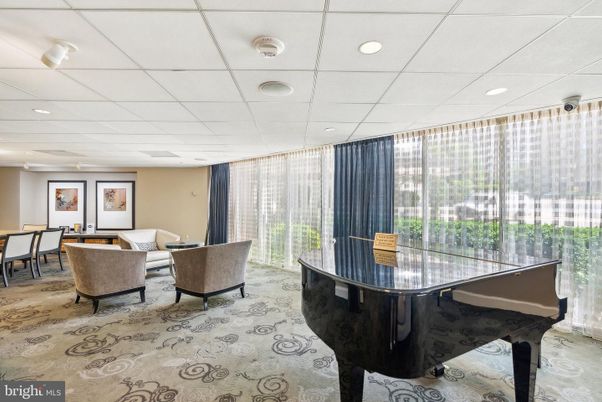 Dining room, Interior, Living room, Piano, Recessed Lighting