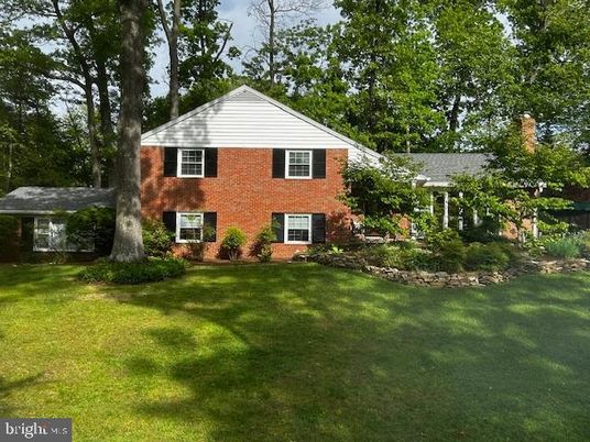 Backyard, Exterior, Facade, Brick Facade, Georgian