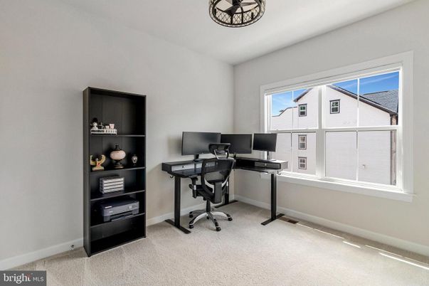 Home Office, Interior