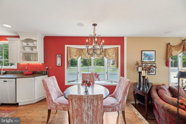 Chandelier, Dining room, Interior, Recessed Lighting, Wood Texture Flooring