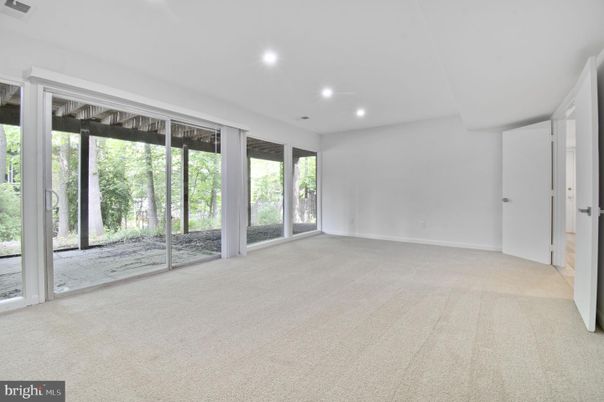 Empty room, Interior, Recessed Lighting
