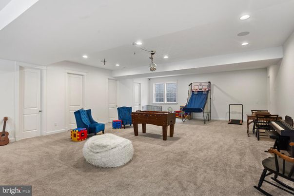 Game Room, Interior, Recessed Lighting