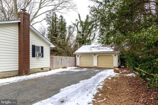 Detached Garage, Exterior