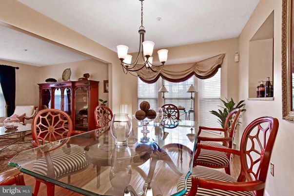 Chandelier, Dining room, Interior