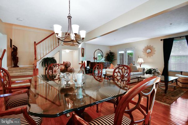 Chandelier, Dining room, Interior, Living room, Wood Texture Flooring