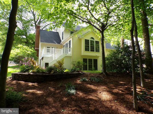 Backyard, Exterior, Facade, Queen Anne Victorian