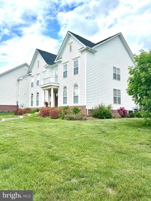 Backyard, Exterior, Facade, Farmhouse