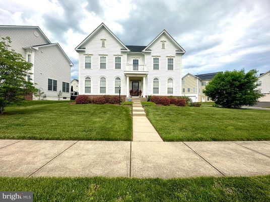 Backyard, Exterior, Facade, Farmhouse